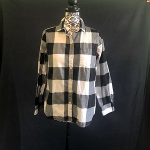 Old Navy Black & White Buffalo Plaid Shirt M
